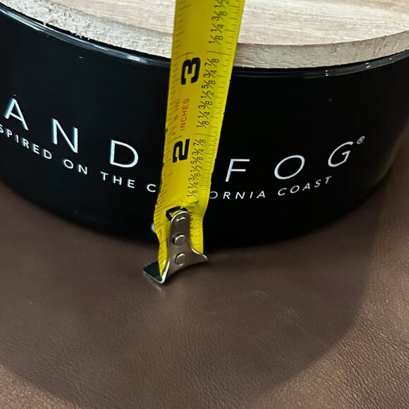 NWT Extra Large Sand + Fog Soy Honey Tobacco Scented Candle - Picture 8 of 8